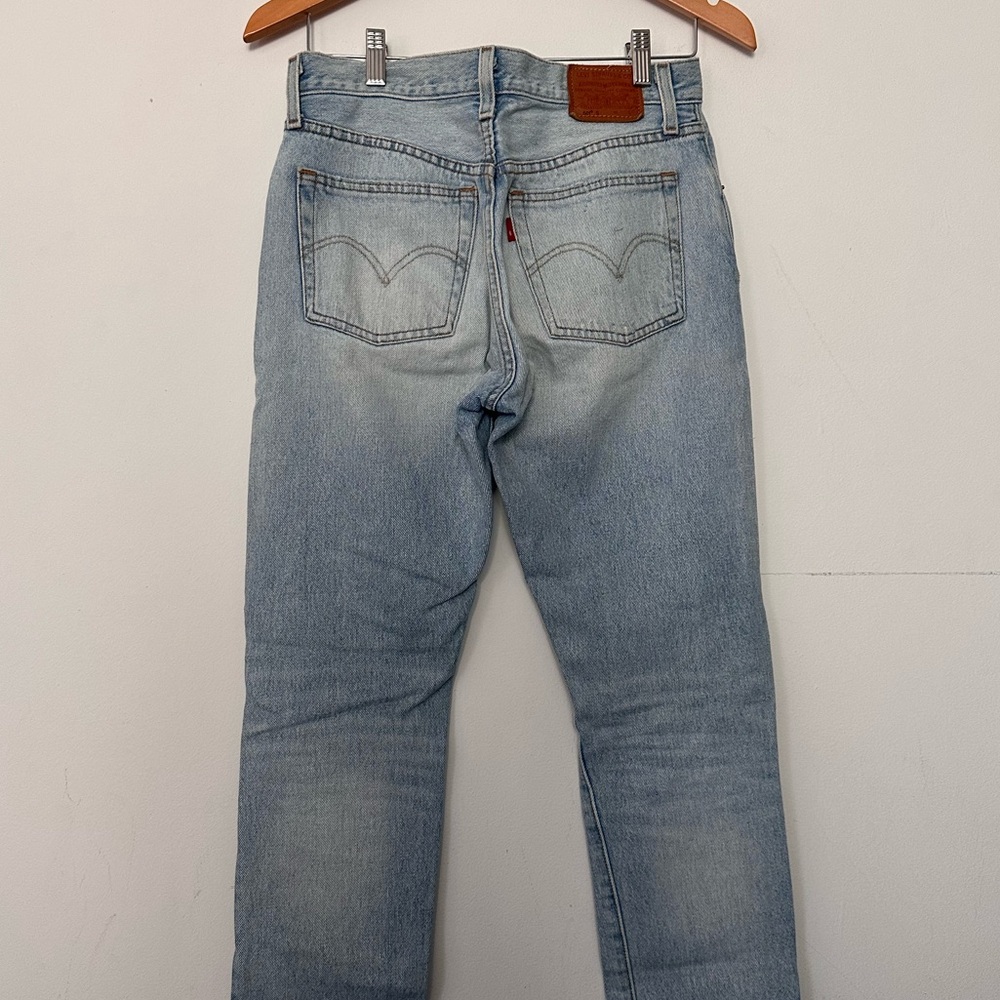 Light Wash Levi’s Skinny Jeans size 27